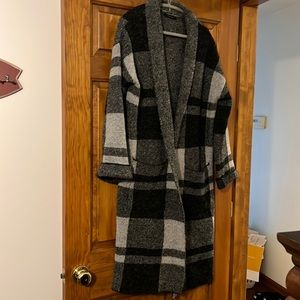 Cyrus sweater size M